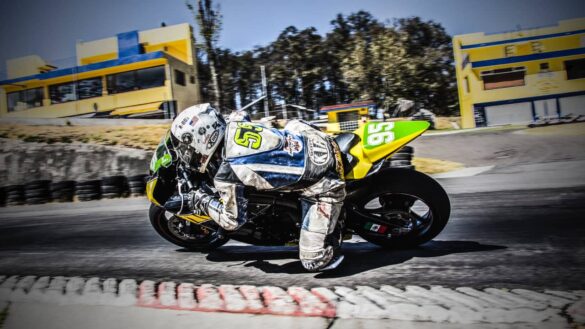 débuter la compétition moto