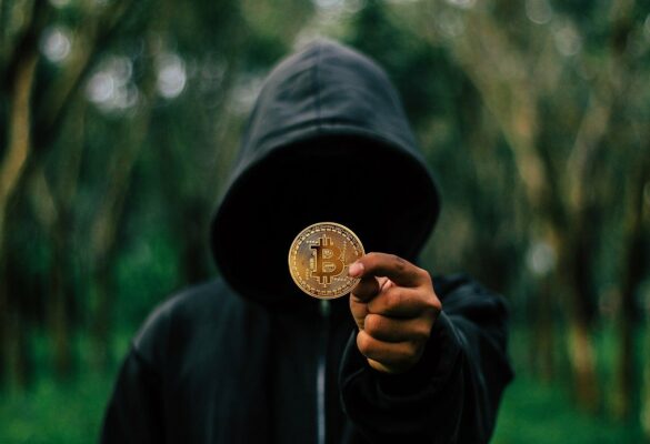 Liam drogue et vole 400 000 dollars en crypto à son père