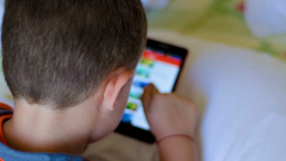 enfant messages escort girl