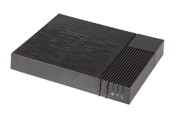 Une box interfnet Triple Play pour se connecter à internet, téléphoner et regarder la télévision