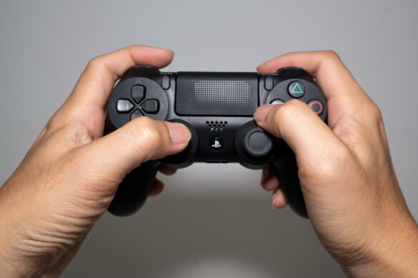 Comment connecter une manette PS4 sur PS4 sans fil ?