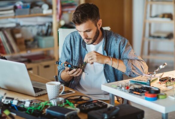 Comment devenir informaticien sans diplôme ?