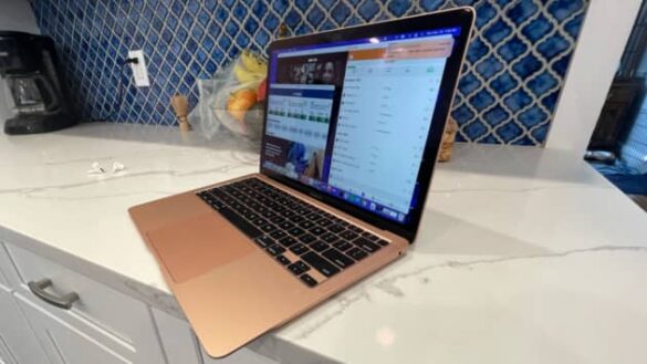 Comment forcer l'arrêt d'un MacBook Pro Touch Bar ?