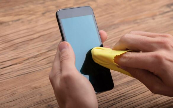 Comment nettoyer son téléphone en profondeur ?