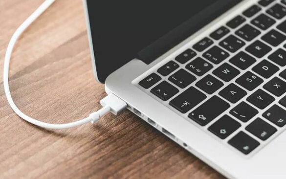 Est-il bon de laisser son ordinateur portable branché sur le secteur ?