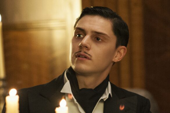 Is Evan Peters in all seasons of AHS?