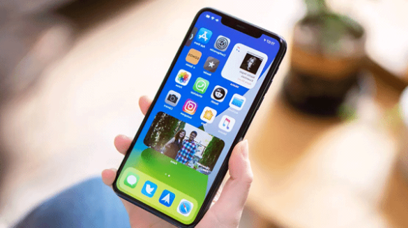 Pourquoi la batterie de mon iPhone se décharge vite ?