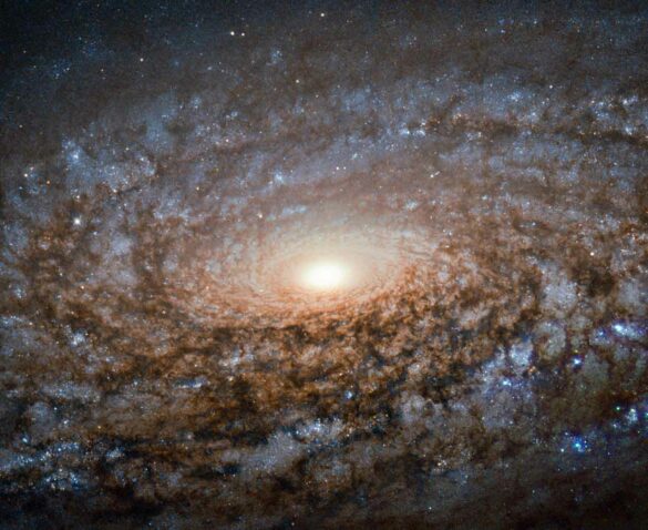 Pourquoi la galaxie est en forme de spirale ?
