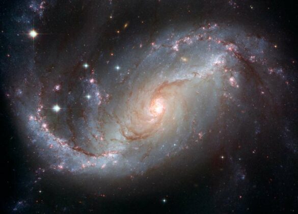 Pourquoi les galaxies sont en spirale ?