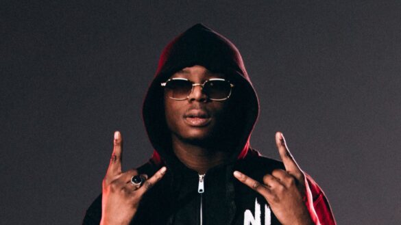 Pourquoi ma musique se met en pause iPhone ?