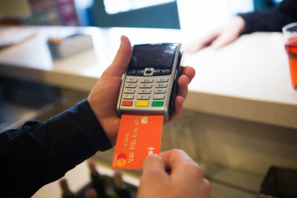 Pourquoi mon WhatsApp se bloque ?