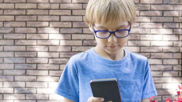 Quel âge pour regarder et ?