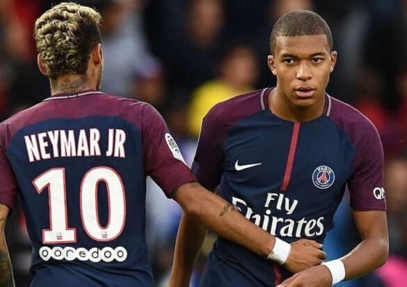 Qui est le footballeur qui a le plus de record ?