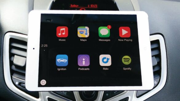 Why can't my phone find CarPlay?